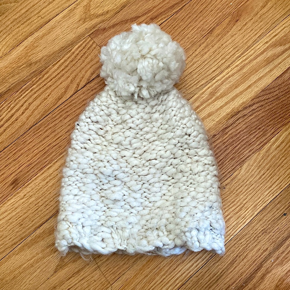 Aerie cream winter hat with Pom!